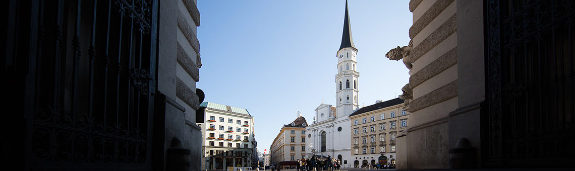 Slider Michaelerplatz und Michaelerkirche