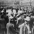 Justizpalastbrand. Demonstration vor dem Justizpalast. © ÖNB (LW 74.631 B)